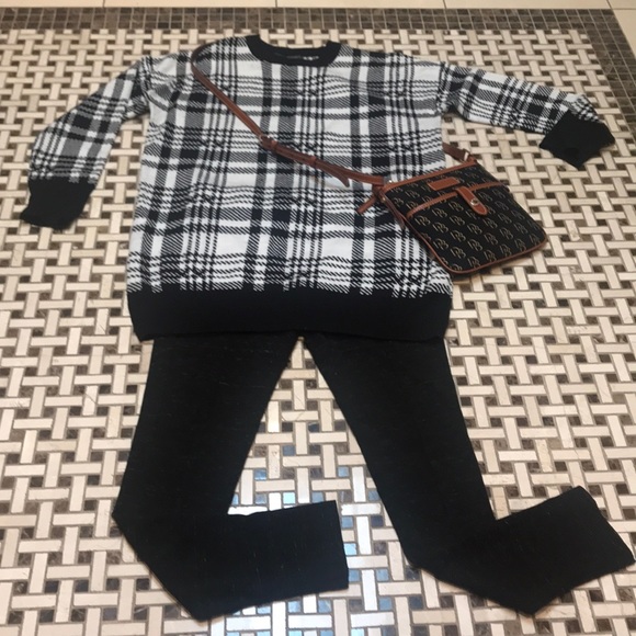 B&W PLAID CREW NECK SWEATER TUNIC - Picture 5 of 6